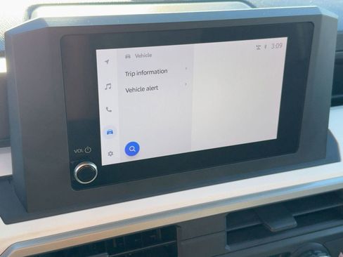 Used 2024 Toyota Tacoma TRD Off-Road image 23