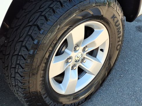 Used 2018 RAM 1500 Classic SLT AWD/4WD image 13