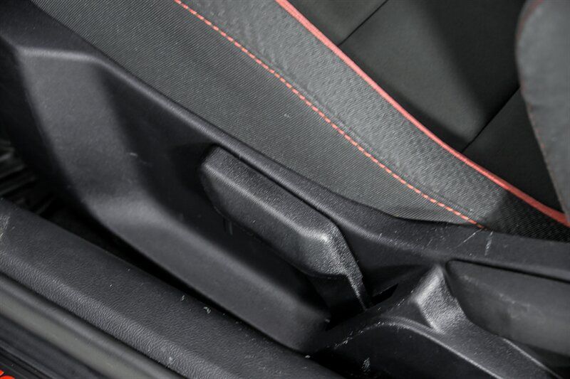 Used 2019 Ford Mustang Shelby GT350R w/ GT350R Equipment Group 920A RWD image 18