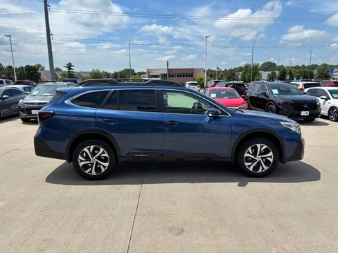 Used 2020 Subaru Outback Limited w/ Popular Package #2 AWD/4WD image 4