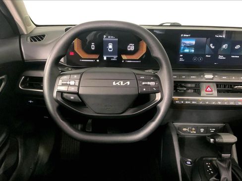 Used 2025 Kia K4 FWD image 5
