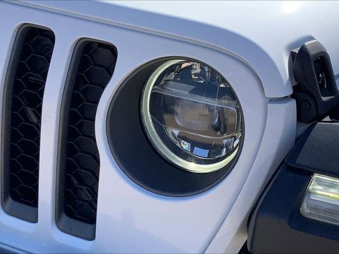 Used 2020 Jeep Gladiator Rubicon image 28