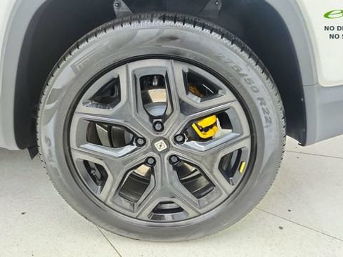 Used 2025 Rivian R1S Premium AWD/4WD image 64