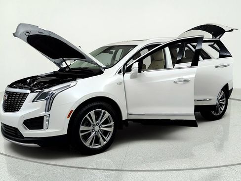 Certified 2024 Cadillac XT5 Premium Luxury w/ LPO, Floor Liner Package AWD/4WD image 9