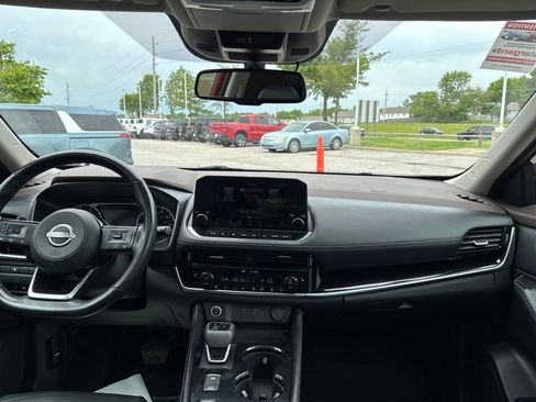 Used 2023 Nissan Rogue SL w/ SL Premium Package FWD image 3