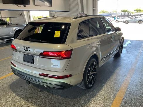 Used 2021 Audi Q7 3.0T Premium Plus AWD/4WD image 3
