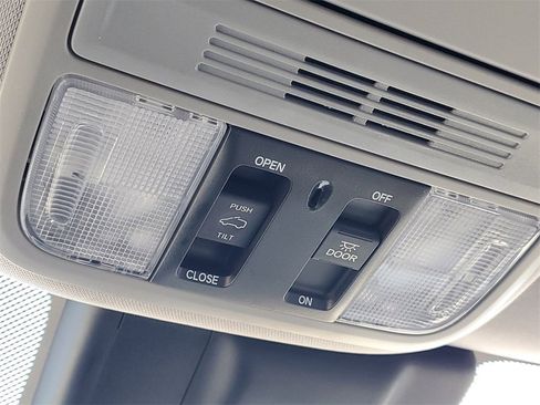 Used 2018 Honda Odyssey EX-L image 32