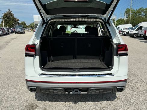 Used 2024 Volkswagen Atlas Peak Edition SE AWD/4WD image 25