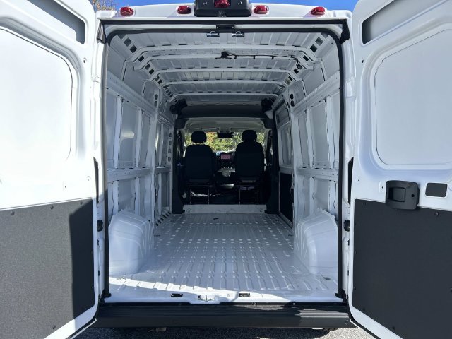New 2026 RAM ProMaster 3500 w/ Premium Convenience Group FWD image 4