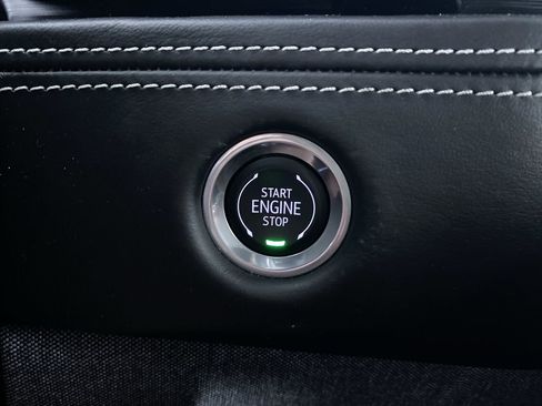 Certified 2025 Cadillac Escalade Premium Luxury Platinum image 9