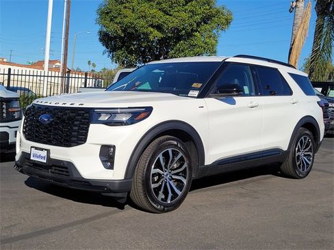 Used 2025 Ford Explorer ST-Line w/ Premium Package image 28