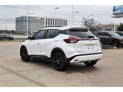 Certified 2021 Nissan Kicks SR image 4
