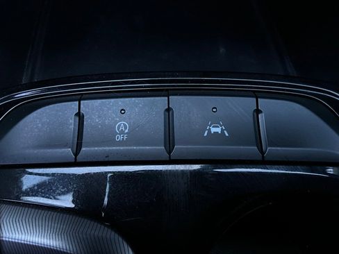 Used 2025 Buick Envista Sport Touring image 22