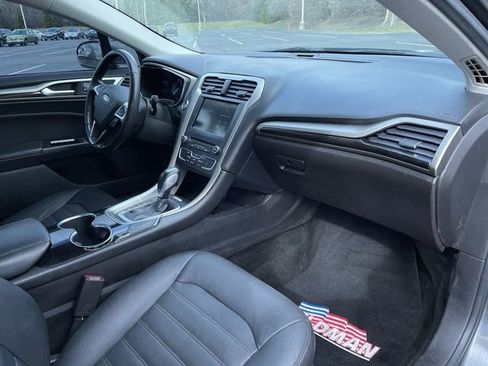 Used 2016 Ford Fusion SE w/ Equipment Group 202A image 27