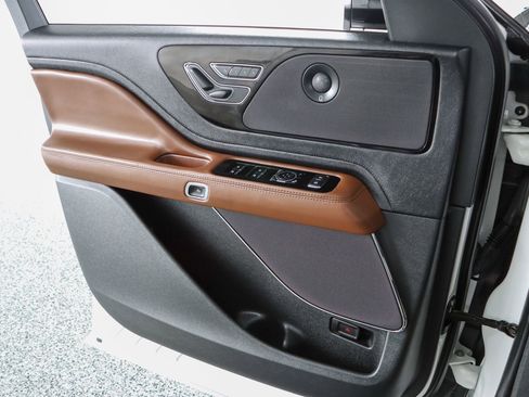 Used 2023 Lincoln Aviator Reserve w/ Jet Package image 24