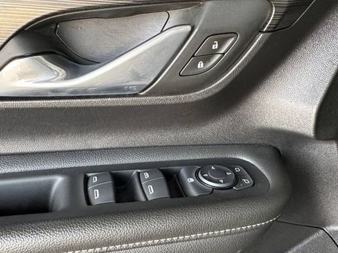 Used 2024 GMC Terrain SLE FWD image 5