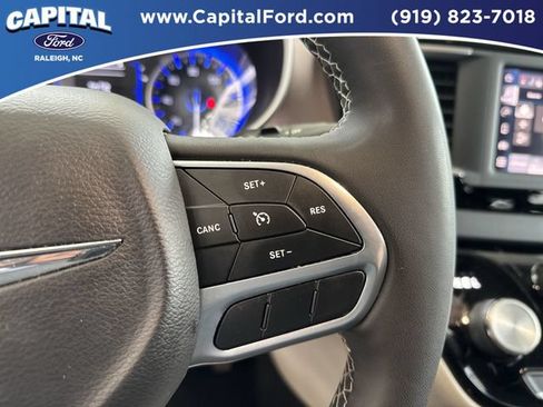 Used 2023 Chrysler Voyager LX FWD image 22