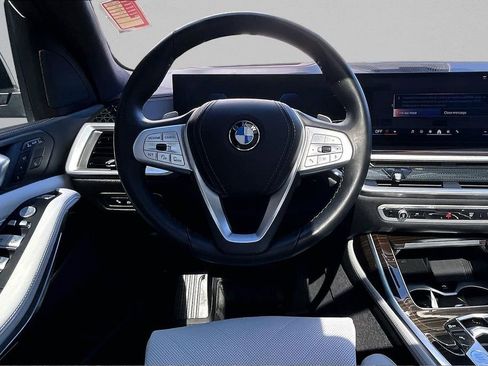 Used 2024 BMW X7 xDrive40i w/ Parking Assistance Package image 9
