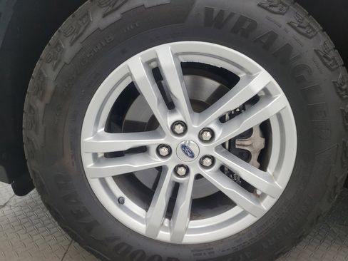 Used 2020 Ford Explorer XLT RWD image 31