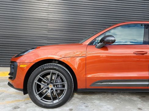 Certified 2025 Porsche Macan Turbo image 6
