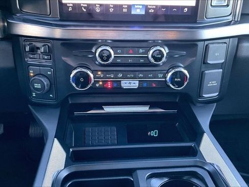 Used 2025 Ford F250 Lariat w/ Chrome Package image 16