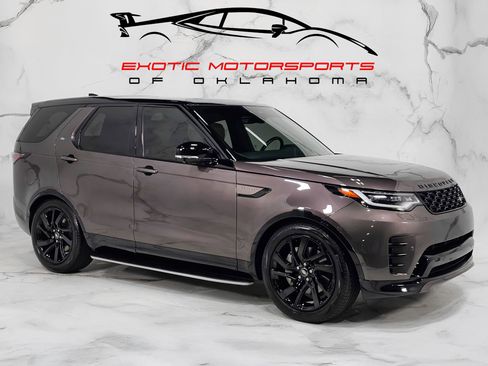 Used 2024 Land Rover Discovery Dynamic SE AWD/4WD image 1