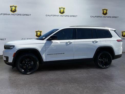 Used 2023 Jeep Grand Cherokee L Laredo RWD image 8