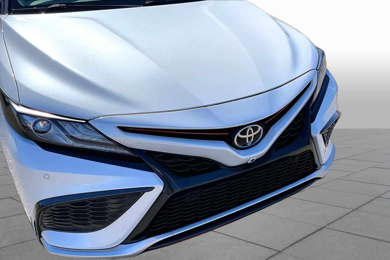 Used 2021 Toyota Camry XSE w/ Navigation Package FWD image 29