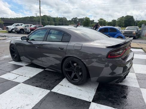 Used 2016 Dodge Charger R/T RWD image 8