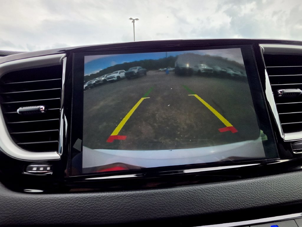 Used 2023 Chrysler Pacifica Touring-L FWD image 25