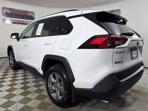 Used 2024 Toyota RAV4 XLE AWD/4WD image 5