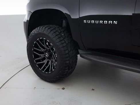 Used 2015 Chevrolet Suburban LT w/ Luxury Package image 17