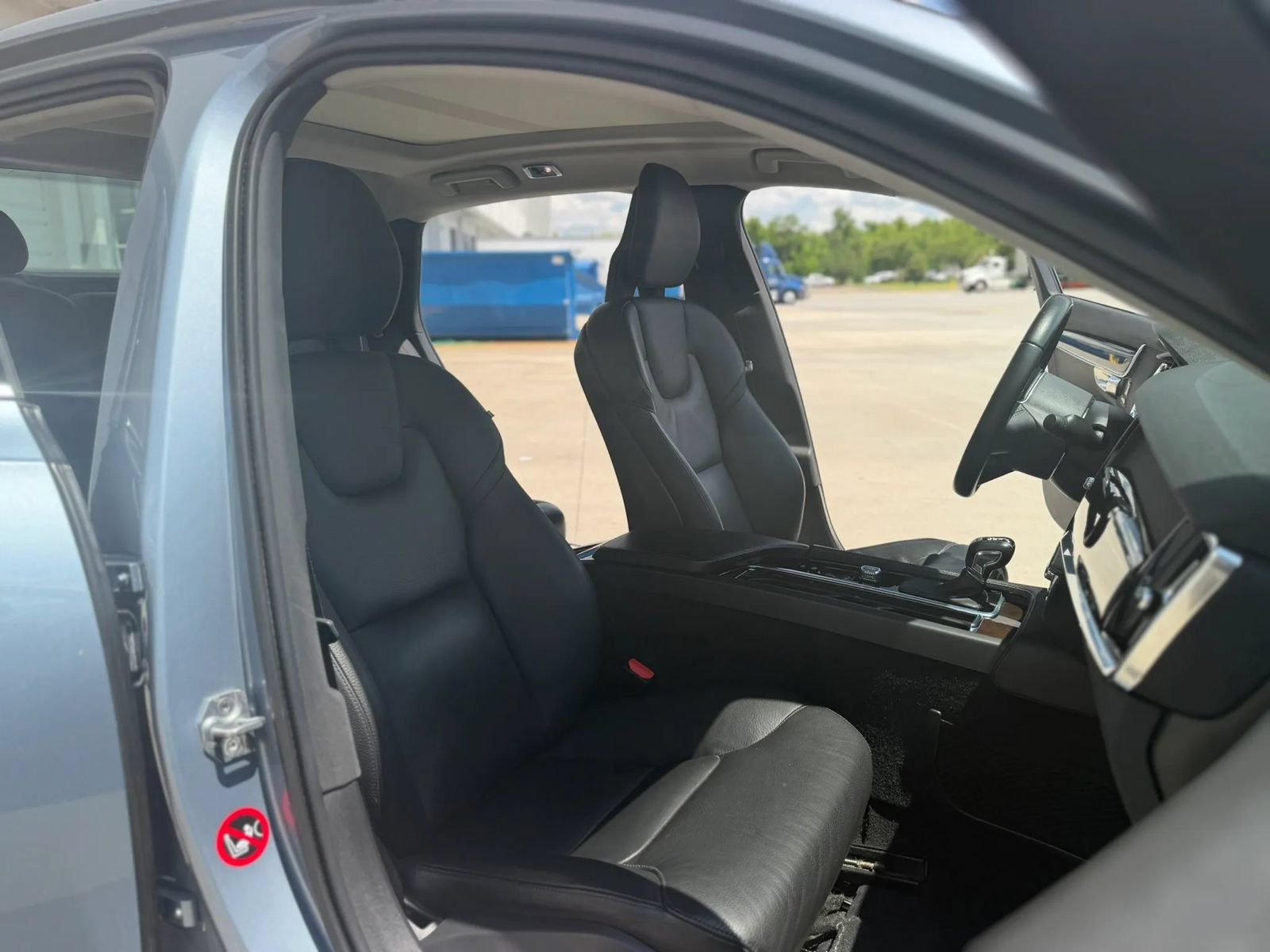 Used 2018 Volvo S90 T5 Momentum w/ Convenience Package FWD image 23