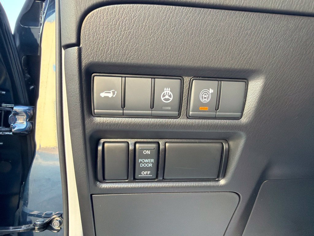 Used 2023 Nissan Armada SL w/ Captain's Chairs Package AWD/4WD image 29