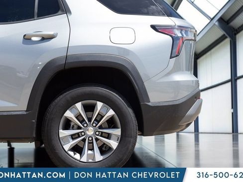 Used 2025 Chevrolet Equinox LT FWD image 33