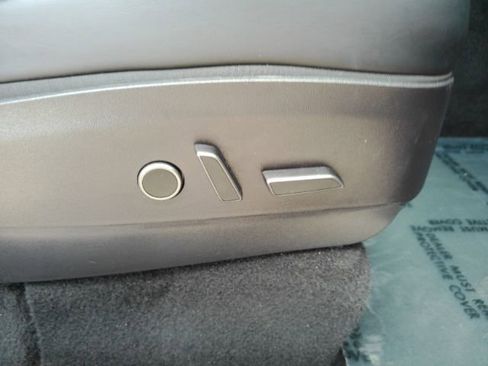 Used 2021 Tesla Model Y Long Range AWD/4WD image 23