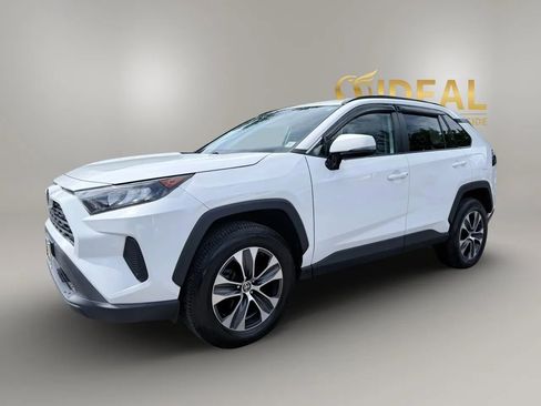 Used 2019 Toyota RAV4 LE w/ All Weather Liner Package AWD/4WD image 3