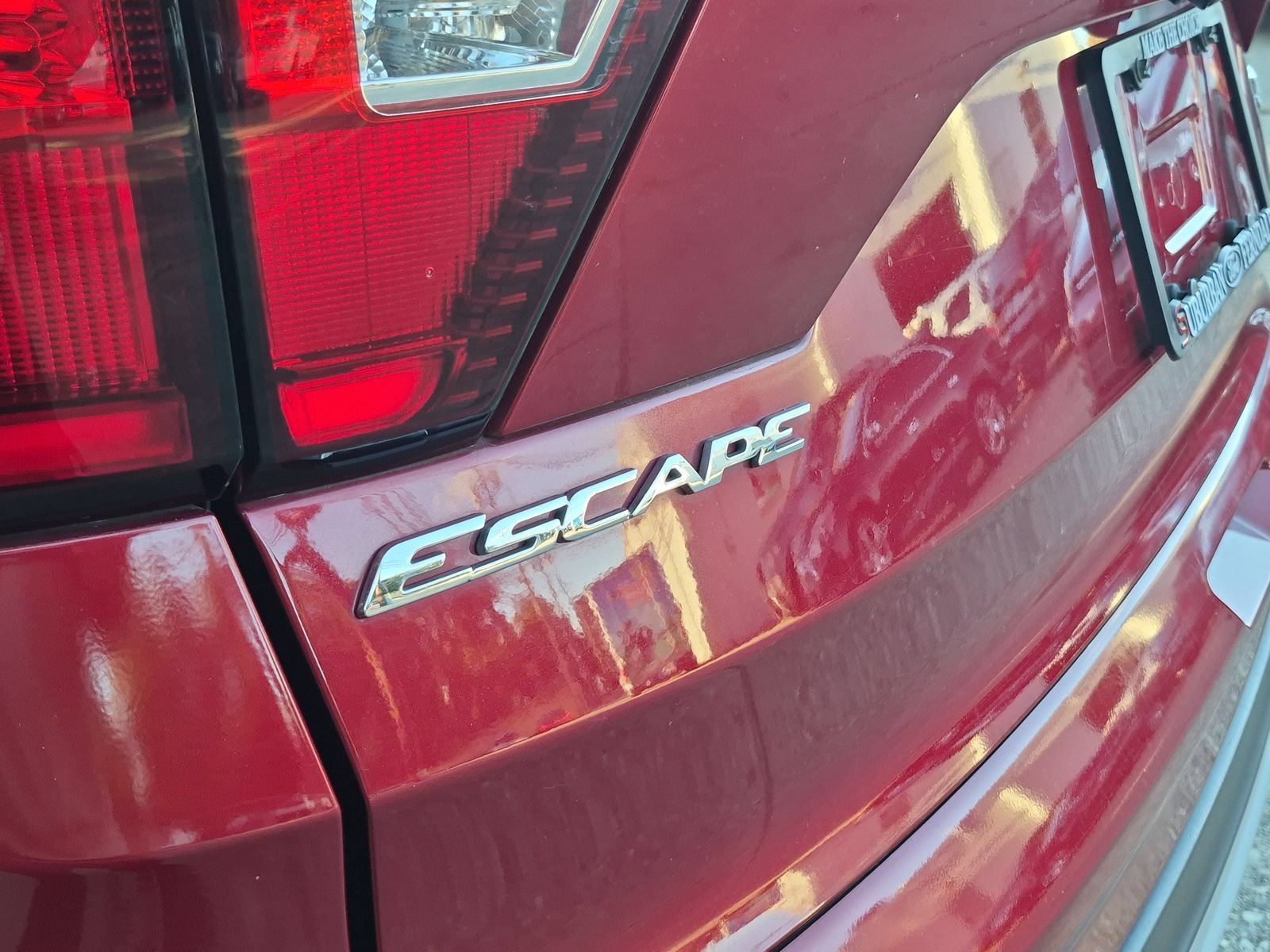 Used 2019 Ford Escape Titanium AWD/4WD image 14