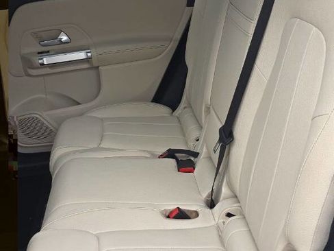 Used 2020 Mercedes-Benz GLB 250 w/ Premium Package image 12