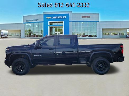 Used 2024 Chevrolet Silverado 2500 ZR2 w/ Technology Package AWD/4WD image 4