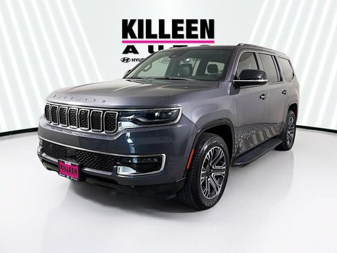 Used 2024 Jeep Wagoneer 4WD w/ Premium Group I image 3
