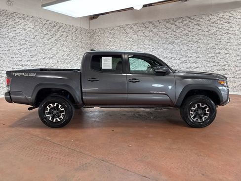 Used 2021 Toyota Tacoma TRD Off-Road w/ Technology Package image 8