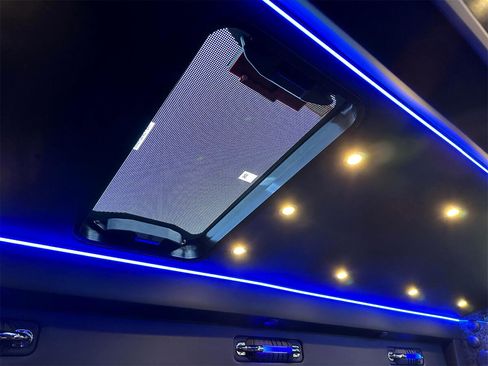 Used 2024 Mercedes-Benz Sprinter 3500 image 19