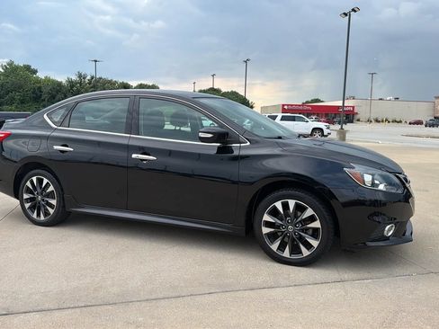 Used 2019 Nissan Sentra SR FWD image 25