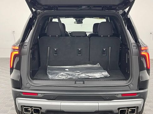 Used 2025 Chevrolet Traverse LT w/ LPO, Floor Liner Package AWD/4WD image 10