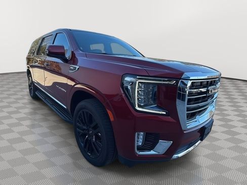 Used 2022 GMC Yukon XL SLT w/ SLT Luxury Package image 7