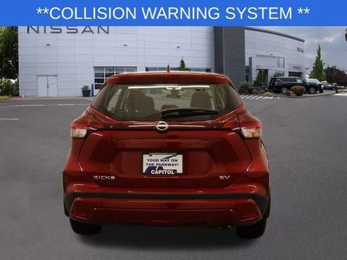Used 2023 Nissan Kicks SV image 4
