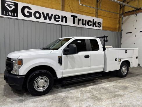 Used 2021 Ford F250 XL w/ Power Equipment Group RWD image 4