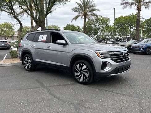 Used 2024 Volkswagen Atlas SE image 6