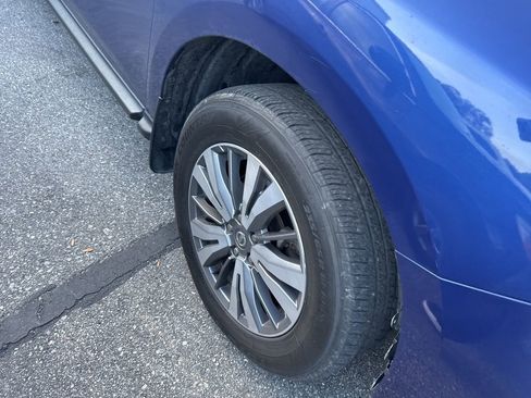 Used 2020 Nissan Pathfinder S image 4